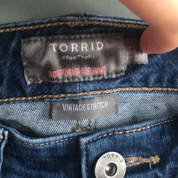 Torrid Boyfriend Straight Vintage Stretch Mid-Rise Jean. Size 10 tall. Stretch. - Picture 6 of 10